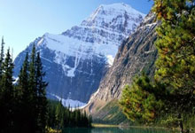 詹姆斯为被绝杀道歉：那球肯定怪我，休赛期预计拒绝选项小幅降薪.